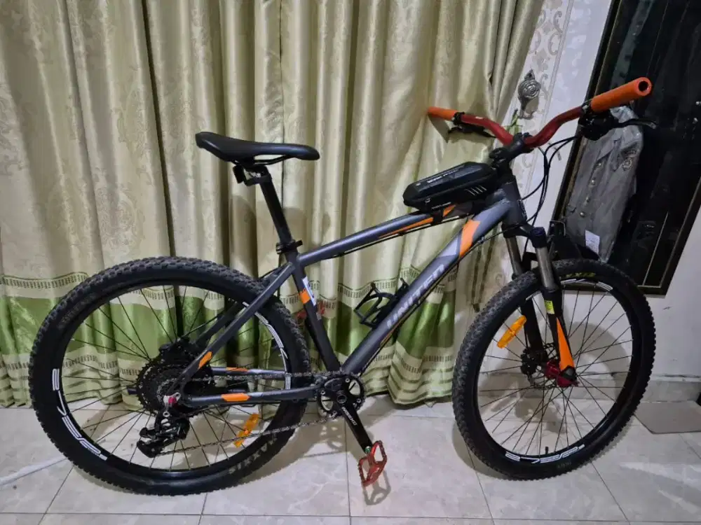 Sepeda gunung mtb merek United dan sepeda maximo