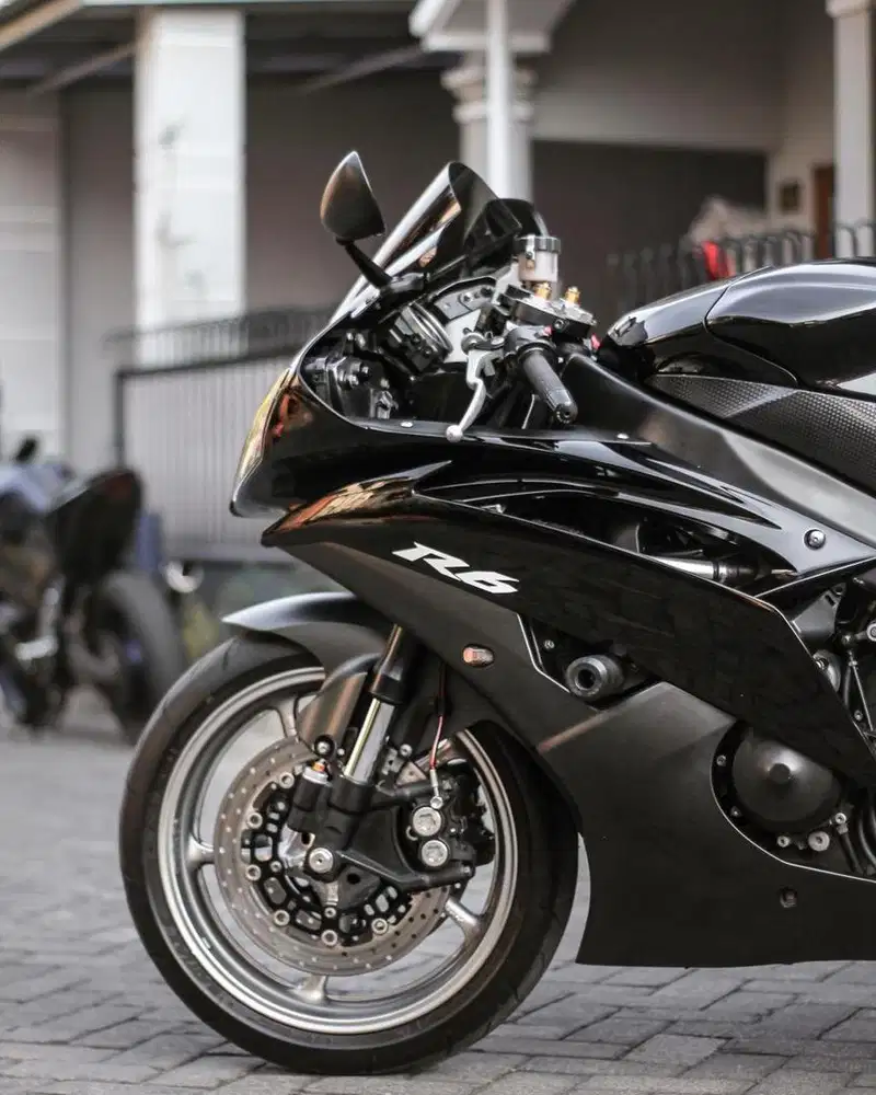 Yamaha R6 2011 hitam