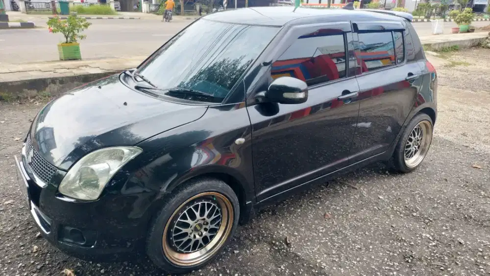Dijual Mobil Suzuki SWIFT RS415 Sporty