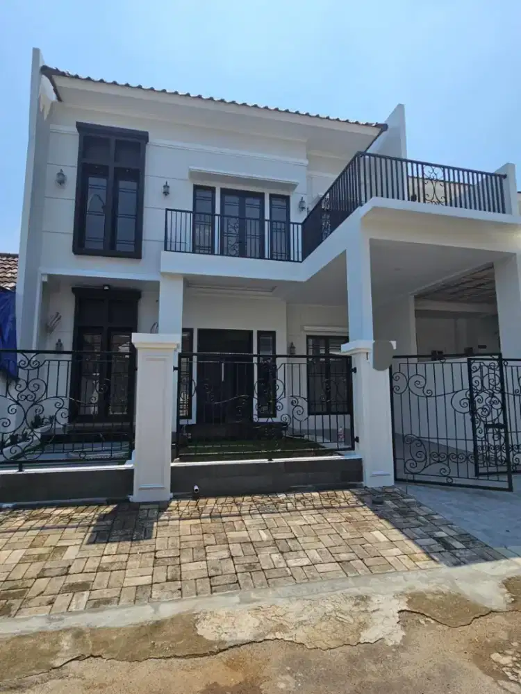 Rumah American classic dkt stasiun dan Sekolah top Taman Chhtysant BSD