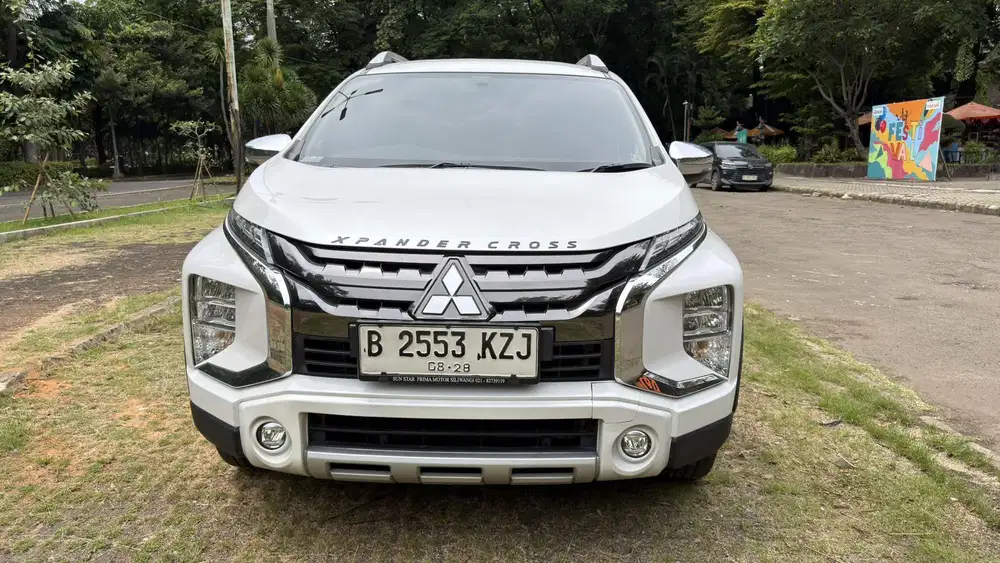 Mitsubishi 1500cc xpander cross premium packed automatic