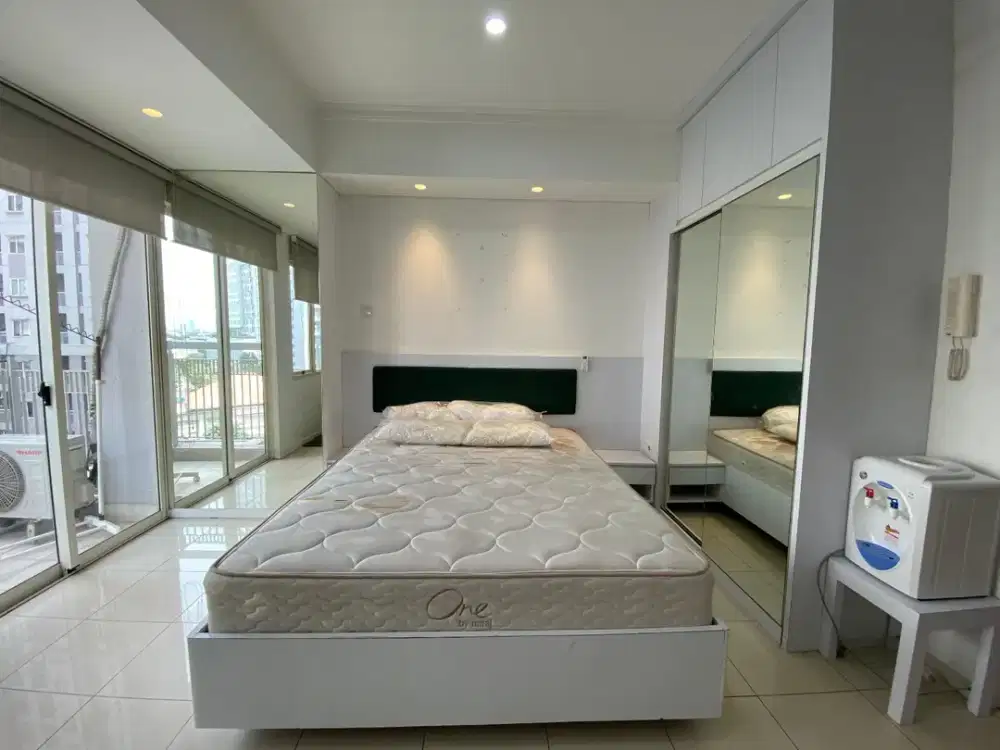 Studio furnish lantai rendah view pool Apt.Royal mediterania garden