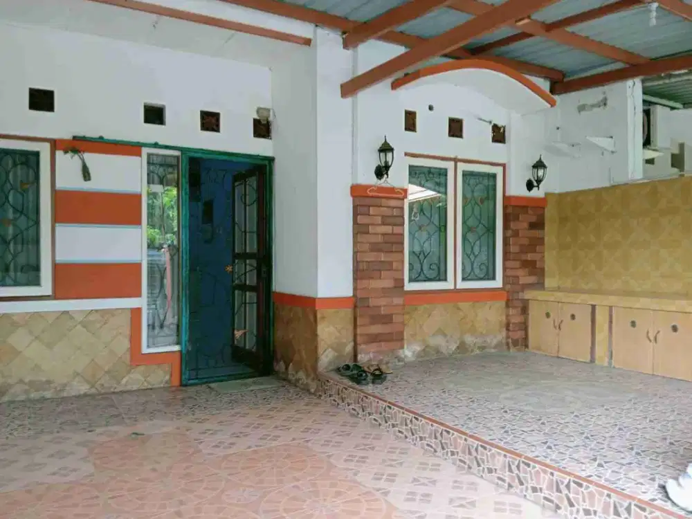 dijual rumah di cluster Sriwedari taman harapan Baru Bekasi