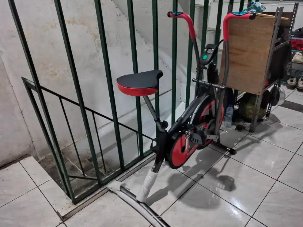 SEPEDA FITNESS STATIS PLATINUM ORBITREK