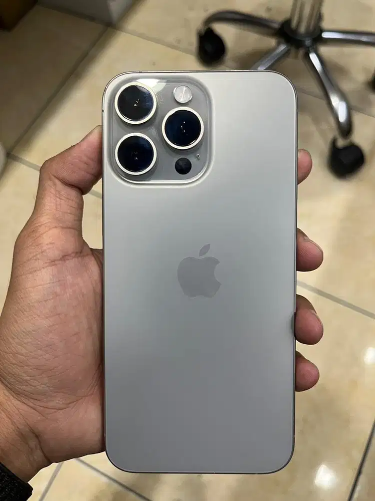 iPhone 15 Pro Max iBox