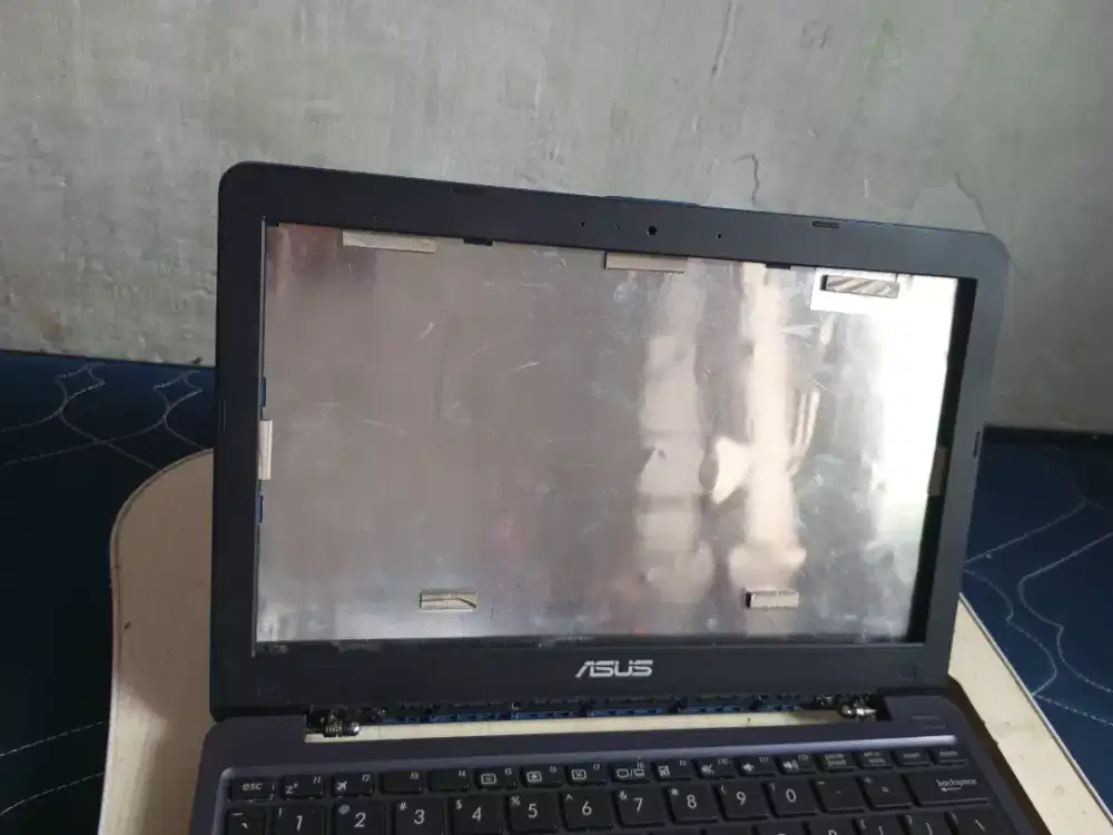 Kesing Laptop Asus E203NAH