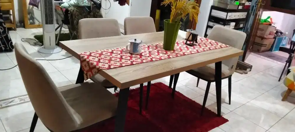 Dijual Meja Makan Merk Informa
