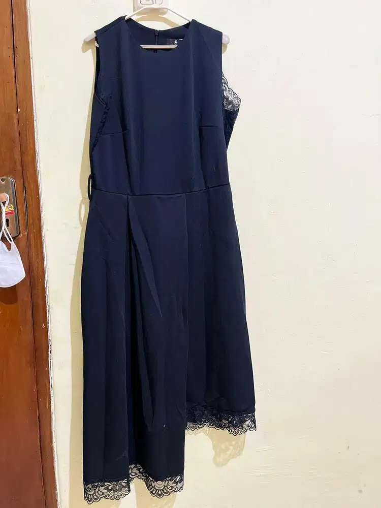 JP wanita hitam tanpa lengan