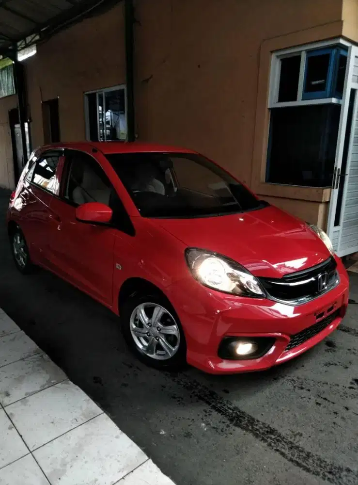 Dp 9 Jt Honda Brio E 1.2  Satya Matic 2017 Merah Mulus