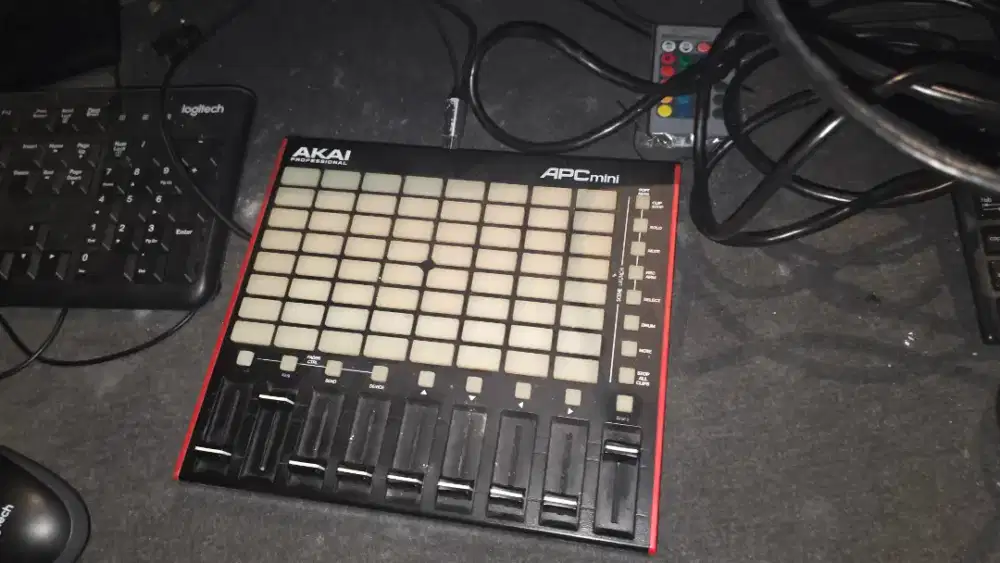 Mixer akai apc mini mk2