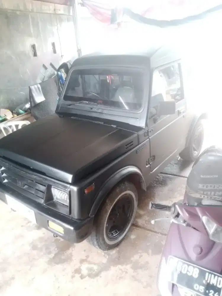 Dijual santai kata warna hitam..