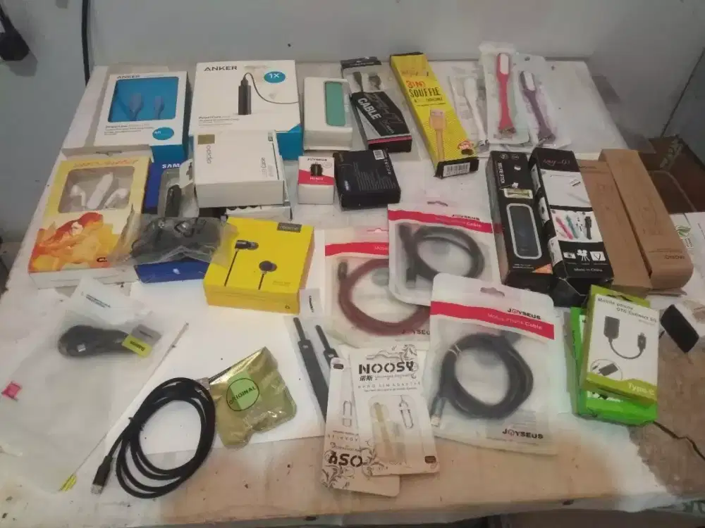 Perlengkapan Aksesoris Hp