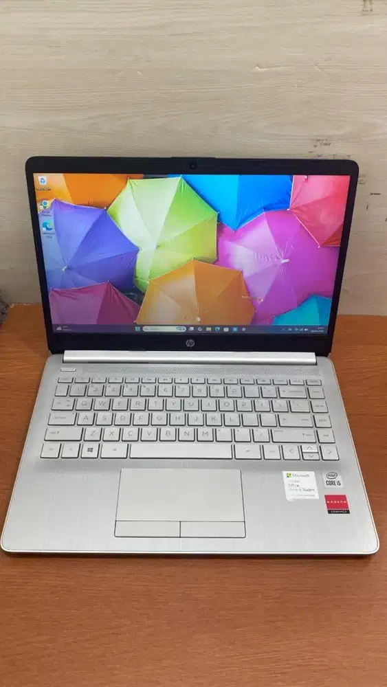 SECOND LAPTOP HP 14s-cf2xxx intel i5-1021u ram 8gb ssd 512gb like new