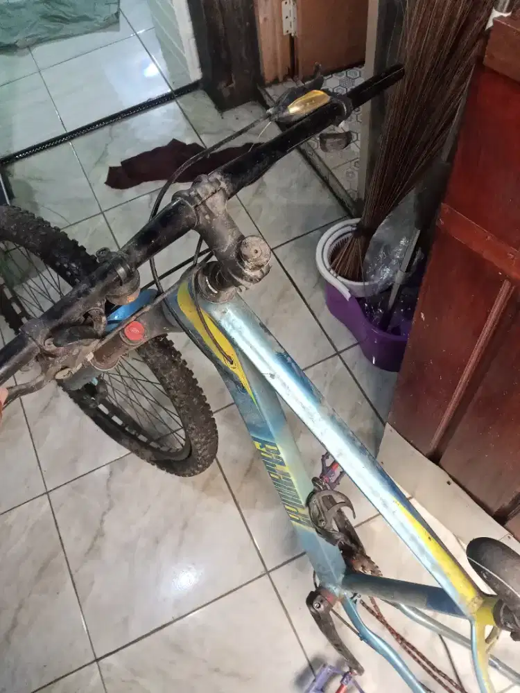 sepeda bekas,efek di taro di gudang aja,nego in aja