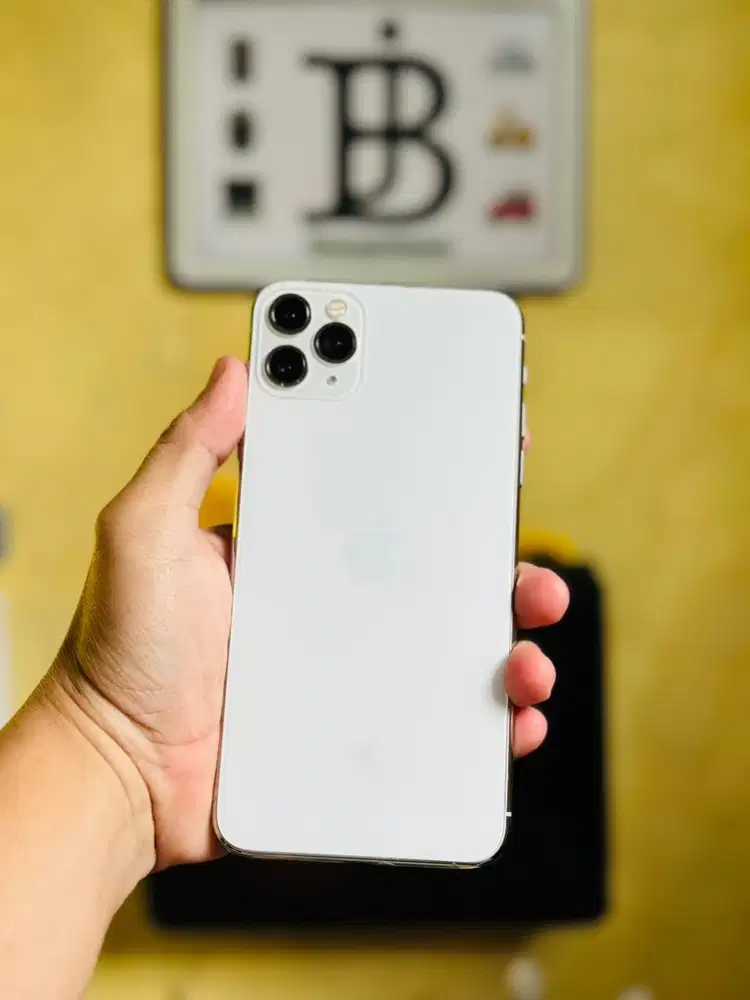iPhone 11 ProMax mulus jual cepaat