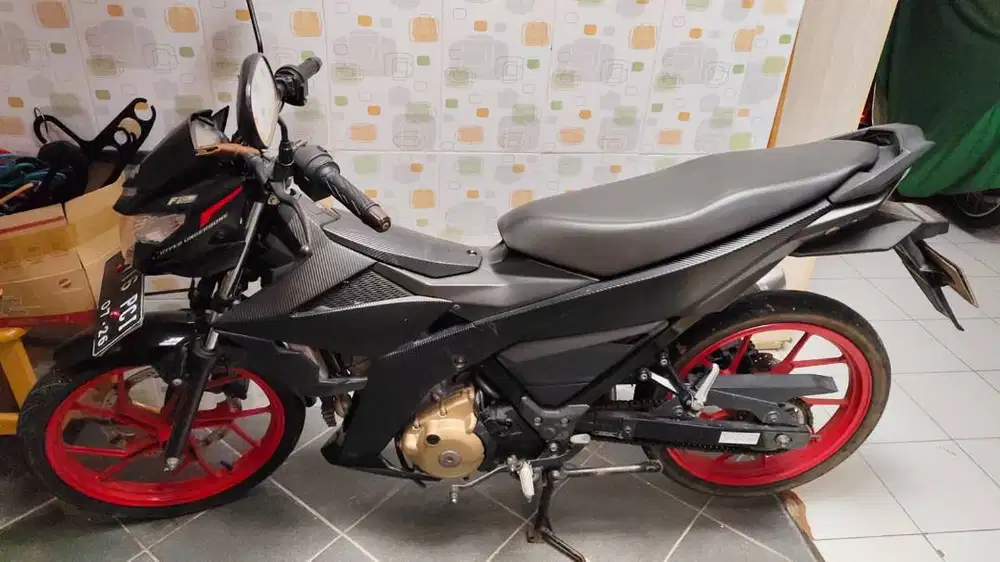 Suzuki Satria FU 2016 standard warna Hitam