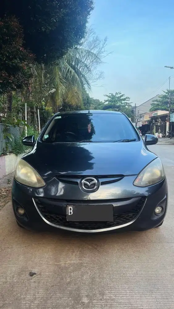 MAZDA 2 R 2011 AT ABU METALIK FULL ORIGINAL MULUS SIAP PAKAI GADA PR