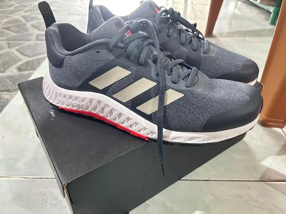 Original Adidas Everyset Trainer Running Athenticated 100%