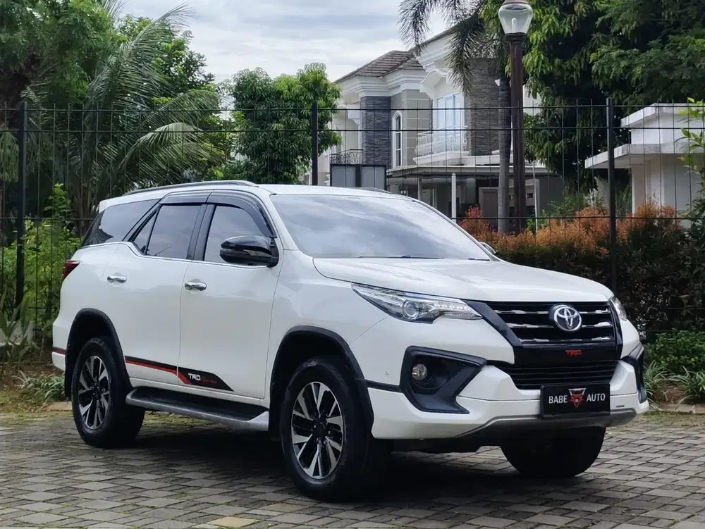 TOYOTA FORTUNER  VRZ 2.4 AT 2018 KM LOW BERGARANSI