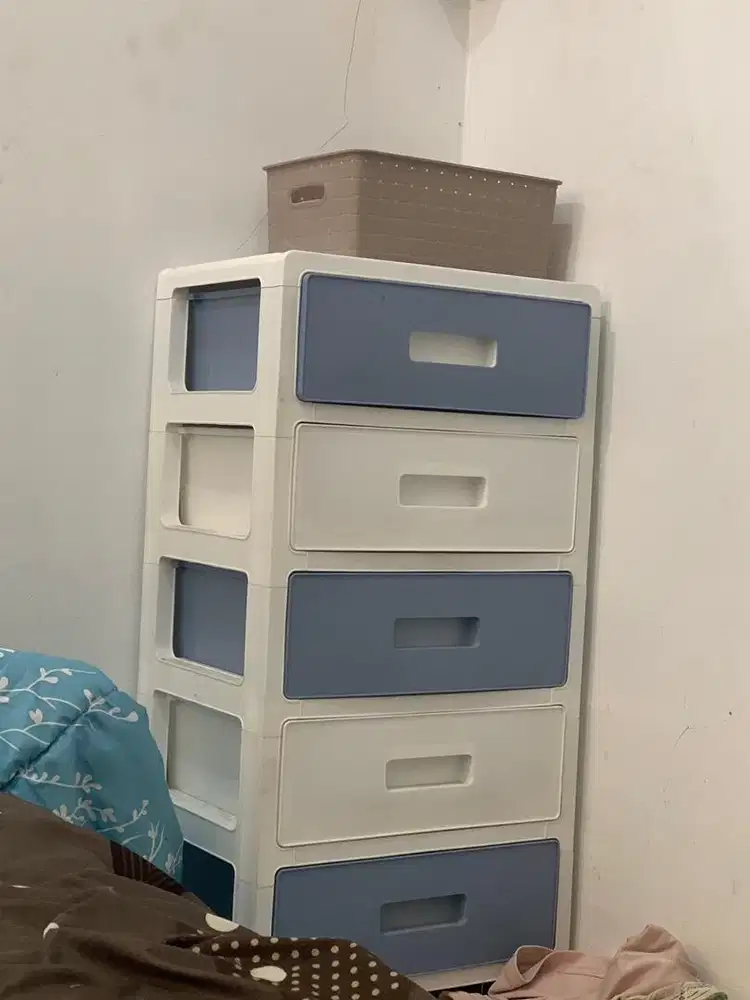 preloved laci kecil/lemari kecil