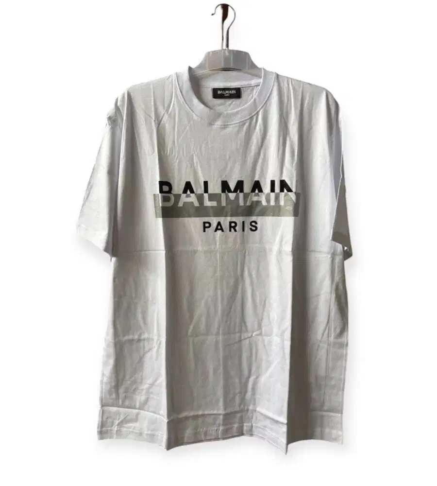 Kaos tshirt preloved bal putih size 79× 60 itam silver Balmain