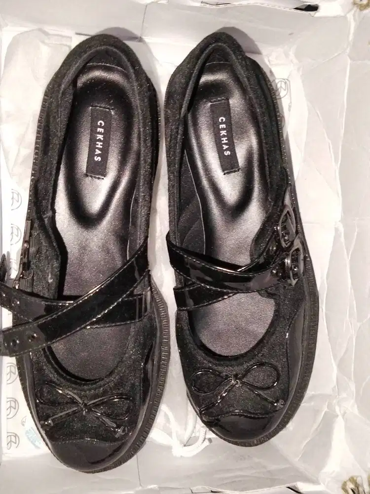 Sepatu Flat Shoes Cekhas Hitam – Baru