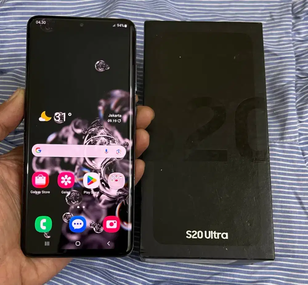 Samsung galaxy S20 ultra 
12/128GB