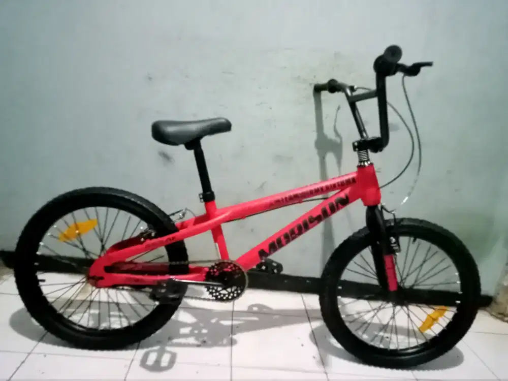 Dijual sepeda BMX ukuran 20 merek MORISON