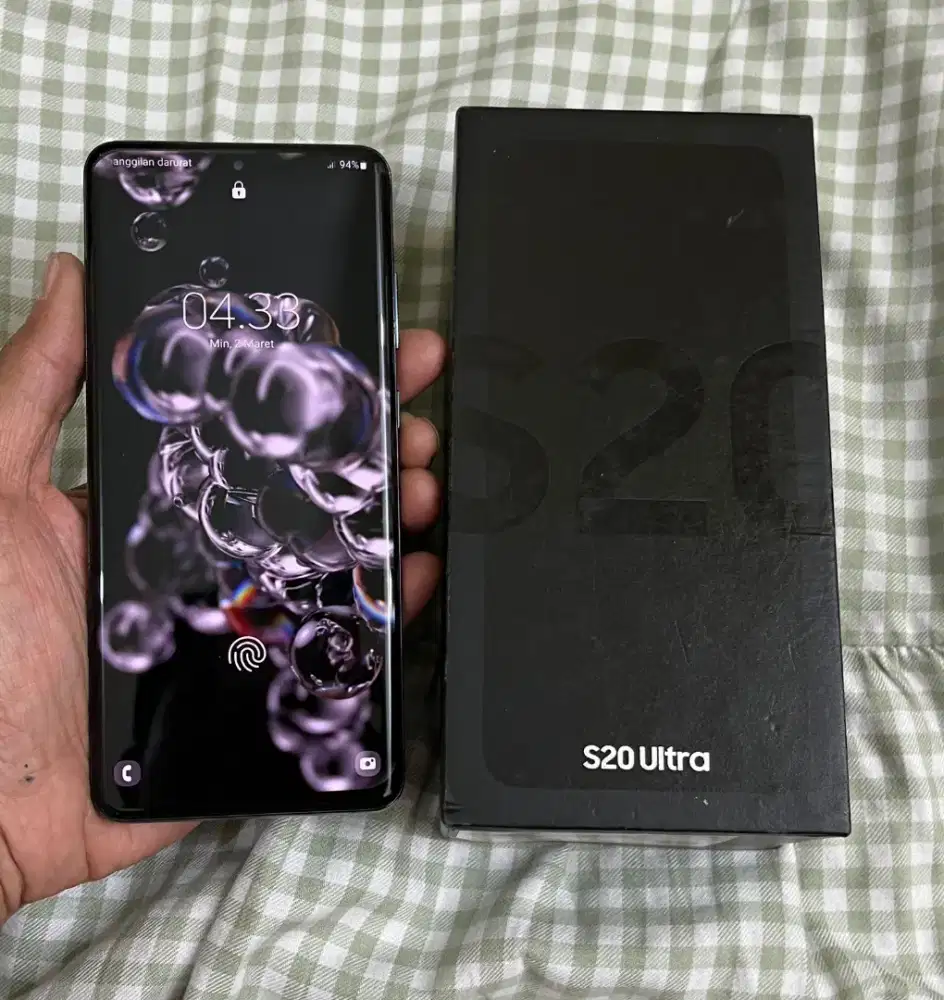 Samsung galaxy S20 ultra 
12/128GB