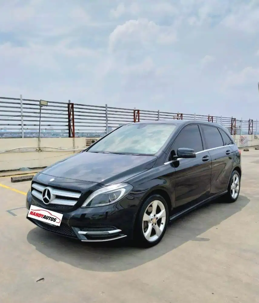 Mercedes Benz B200 AMG Avantgarde Tahun 2013 Automatic Hitam Metalik