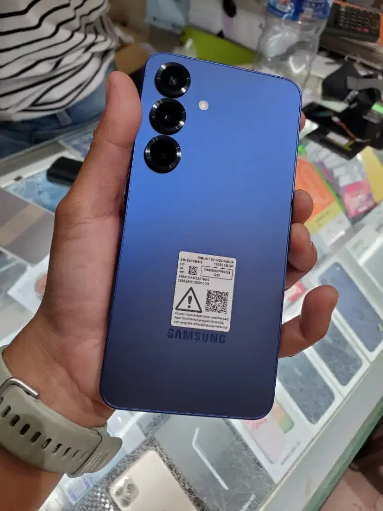 Samsung Galaxi S25 12/256 pemakian baru 1 Bulan garansi masih lama