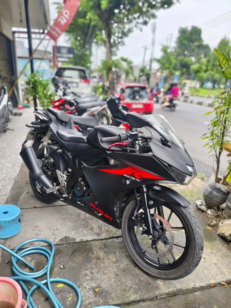 Suzuki GSX R150 Tahun 2018