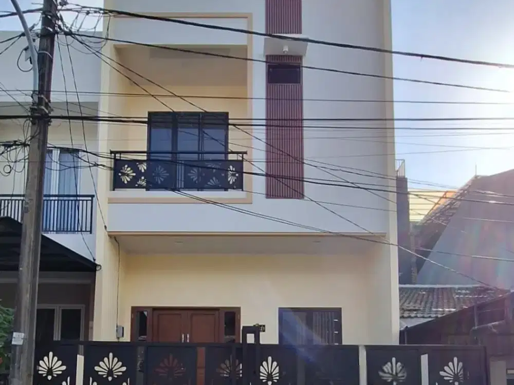 Harga Murah Rumah Brand New 3 Lantai di Kelapa Gading