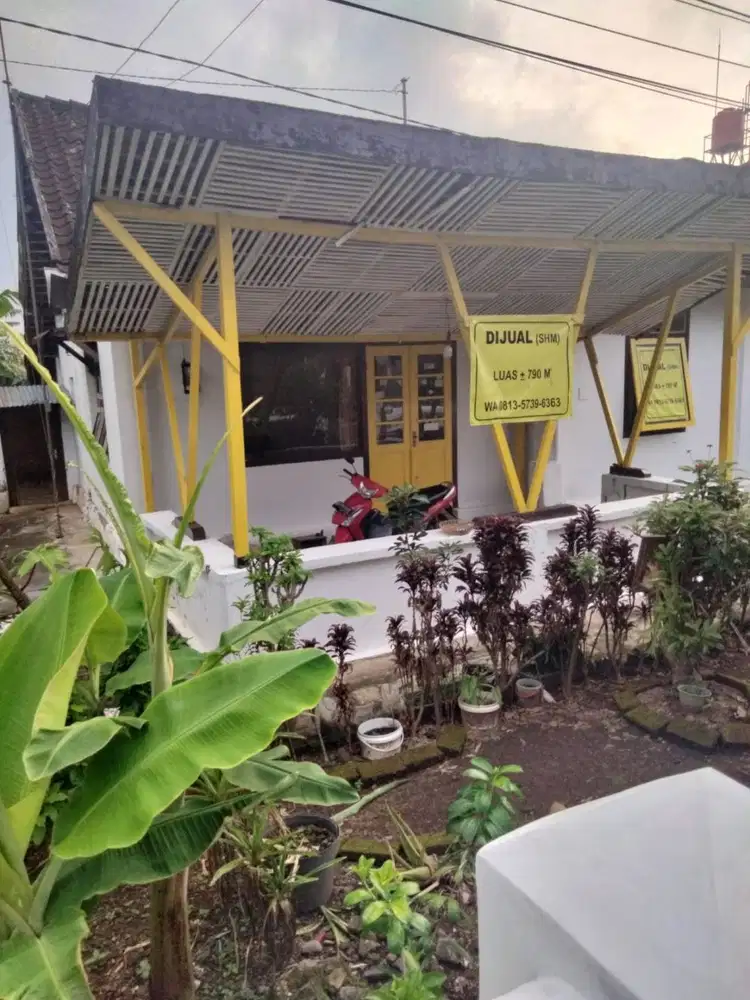 RUMAH AMBARAWA SEMARANG JUAL