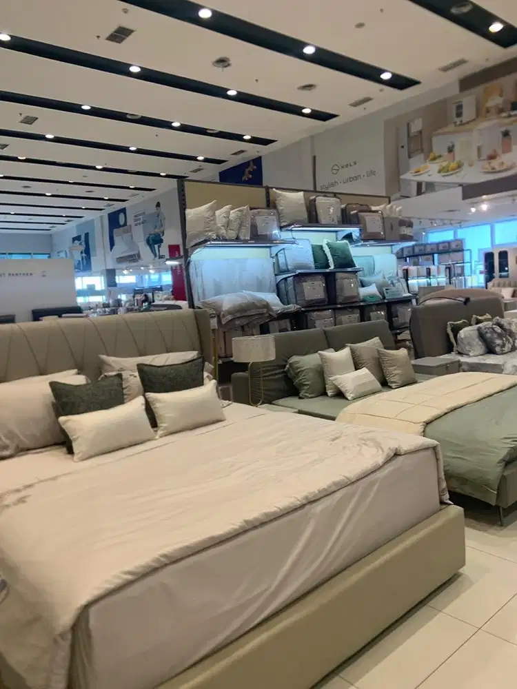 Ralene king Bed beig