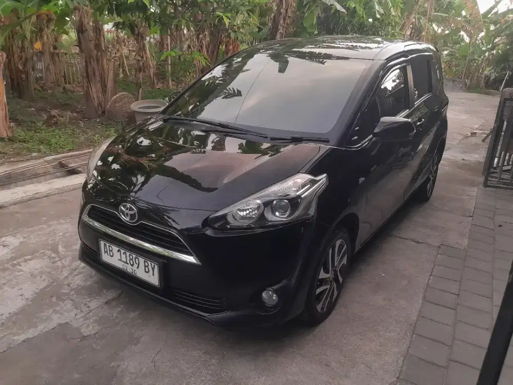 Plat ab.!! Toyota Sienta V mt 2016 istimewa siap tt