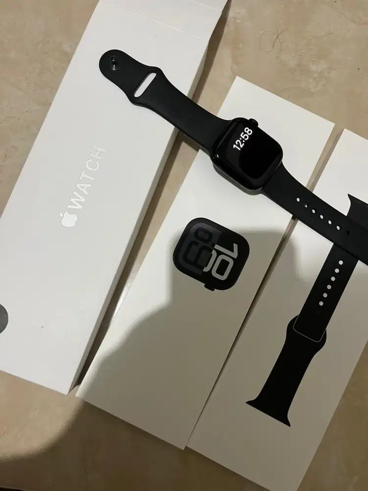 APPLE WATCH SERIES 10 UK 42MM JETBLACK