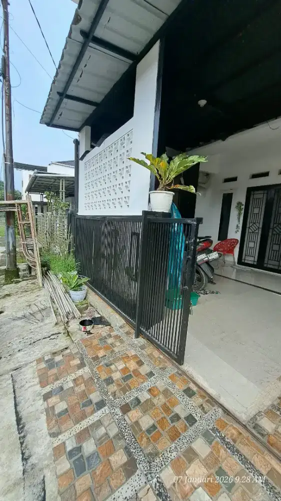 Pagar Besi Solid Dorong dan Pintu