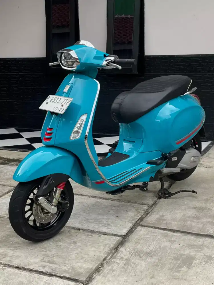 Vespa sprint s 2022 km rendah