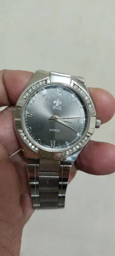 Jam tangan B&R pria