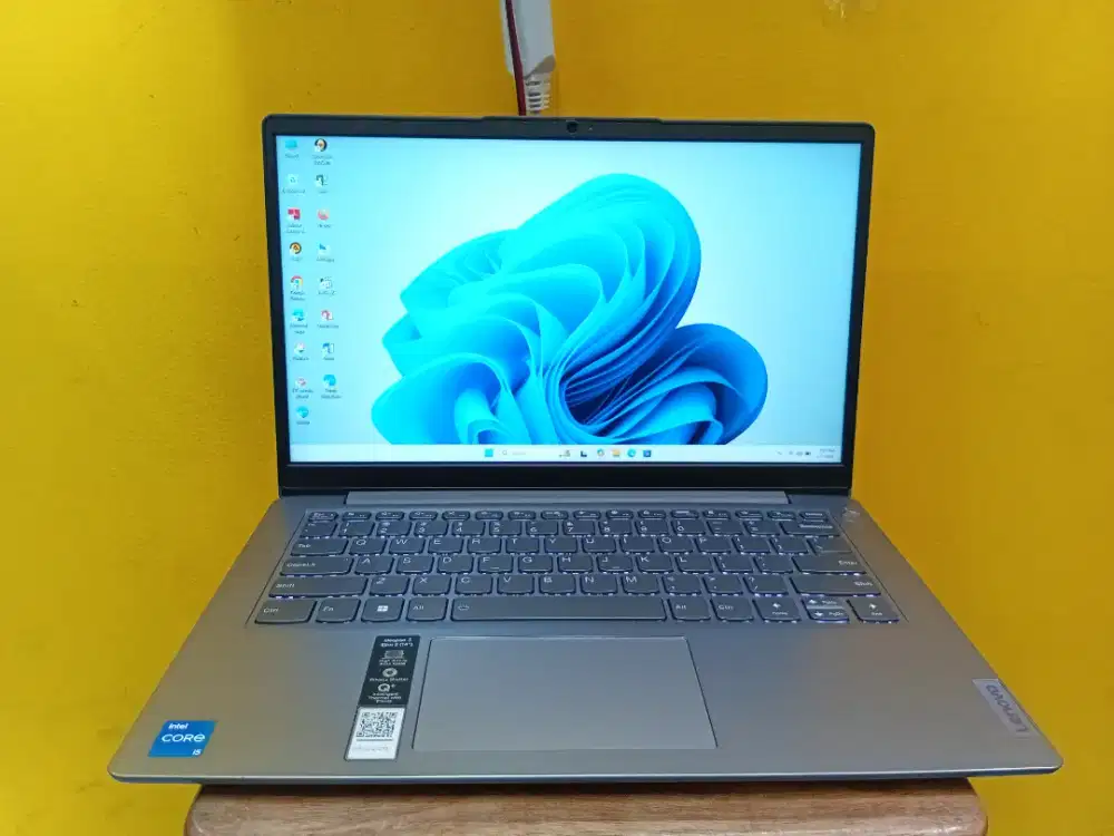 JUAL LAPTOP LENOVO SLIM 3/INTEL5 GEN 11/ RAM 8GB/ SSD 512GB.