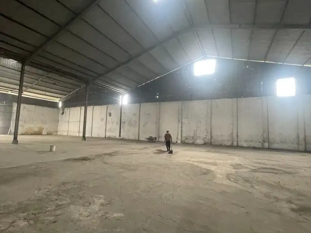 GUDANG STRATEGIS DISEWAKAN fungsional di jalur distribusi utama Sidoarjo