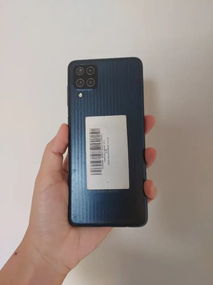 Samsung Galaxy M12 3/32 GB Lcd retak fungsi normal batangan bekas