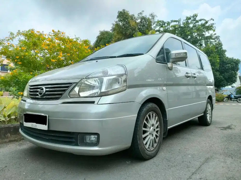 Dijual NISSAN SERENA 2.0 HIGHWAY STAR AT