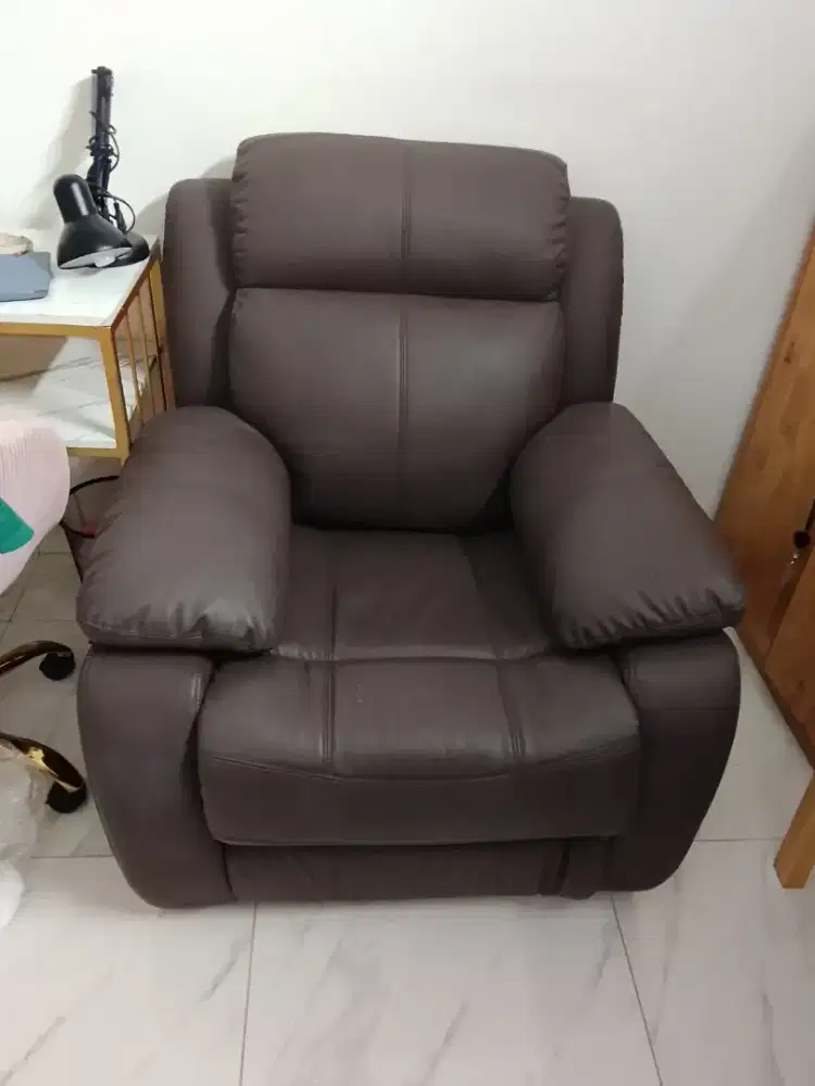 sofa santai nonton tv atau sofa nail art