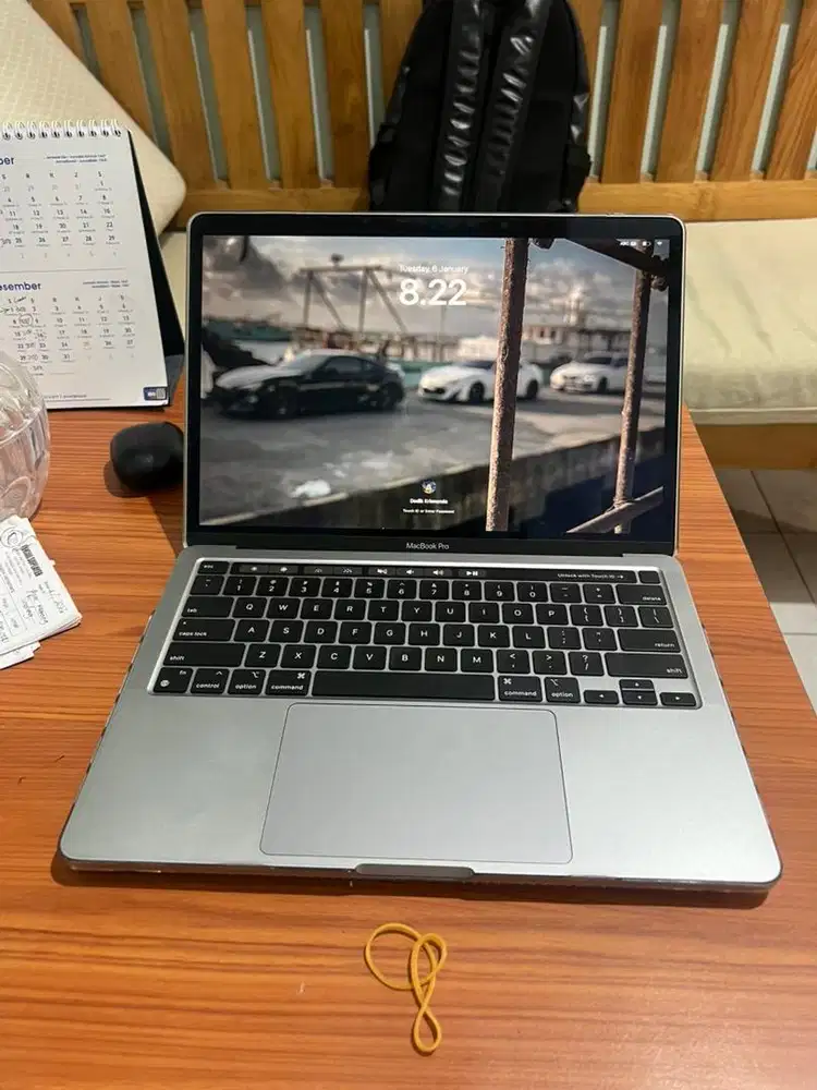 Macbook pro m2 8/256gb