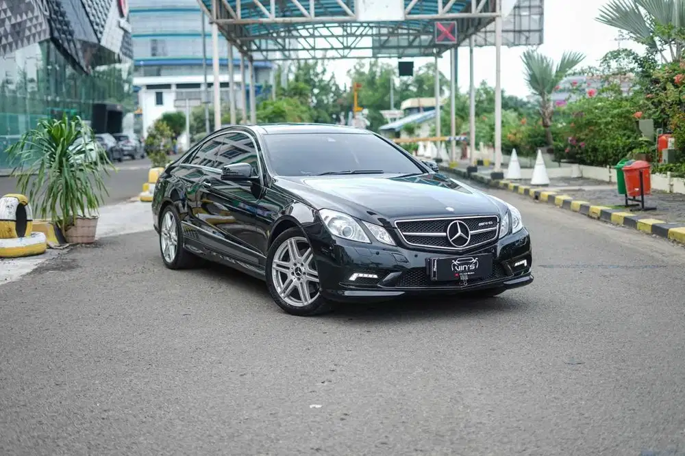 MERCEDES BENZ E250 COUPE