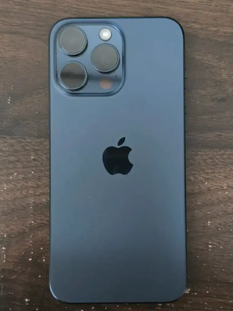 Iphone 15 pro max 256 second (blue titanium) digimap resmi indonesia