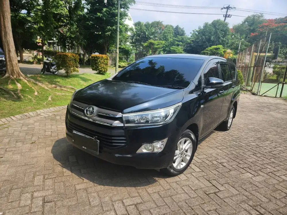toyota kijang innova (2019)