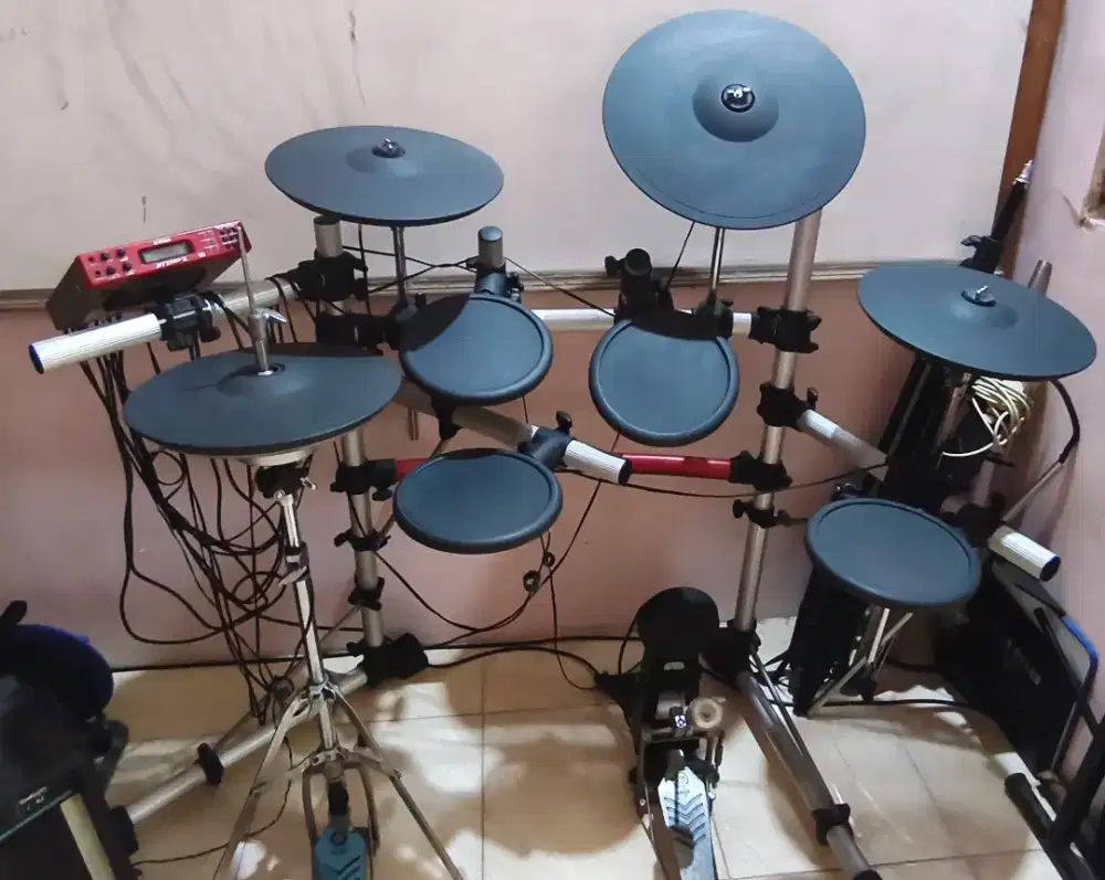 YAMAHA DTXPRESS III 3 Electronic Percussion Drum Set